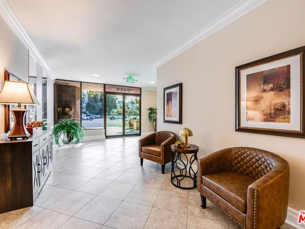 10409 Riverside Drive 203, Toluca Lake CA 91602
