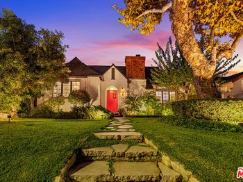 926 S Burnside Avenue