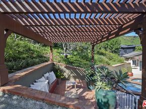 1305 Duende Lane, Pacific Palisades CA 90272