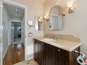 832 Euclid Street 203, Santa Monica CA 90403