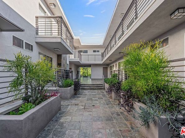 832 Euclid Street 203, Santa Monica CA 90403