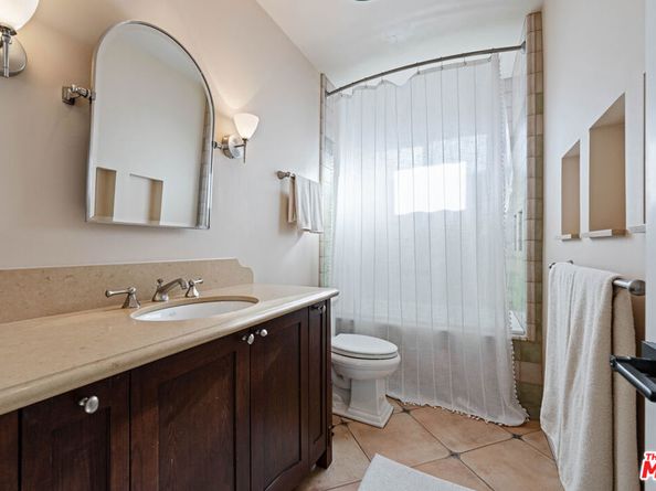 832 Euclid Street 203, Santa Monica CA 90403