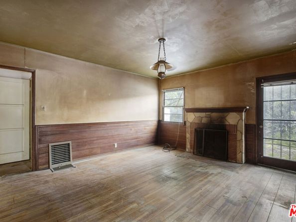 3017 Virginia Avenue, Santa Monica CA 90404