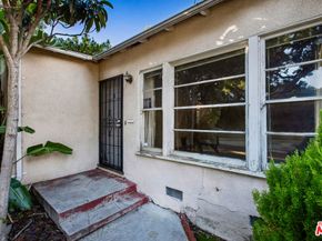 3017 Virginia Avenue, Santa Monica CA 90404