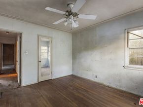 3017 Virginia Avenue, Santa Monica CA 90404