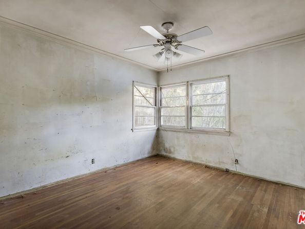 3017 Virginia Avenue, Santa Monica CA 90404