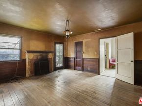 3017 Virginia Avenue, Santa Monica CA 90404