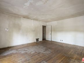 3017 Virginia Avenue, Santa Monica CA 90404