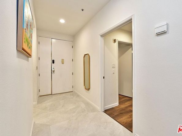 333 Westminster Avenue 204, Los Angeles CA 90020