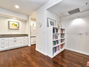 333 Westminster Avenue 204, Los Angeles CA 90020