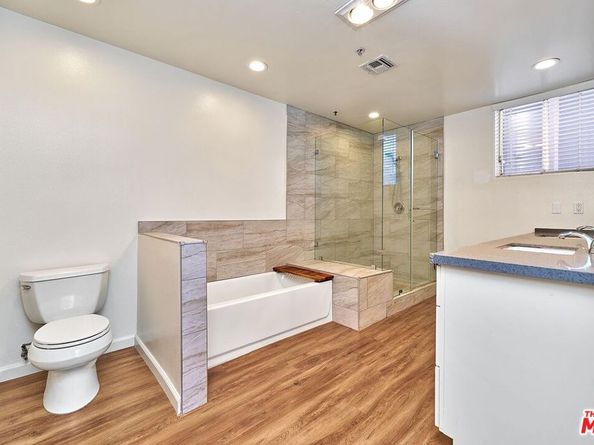 333 Westminster Avenue 204, Los Angeles CA 90020