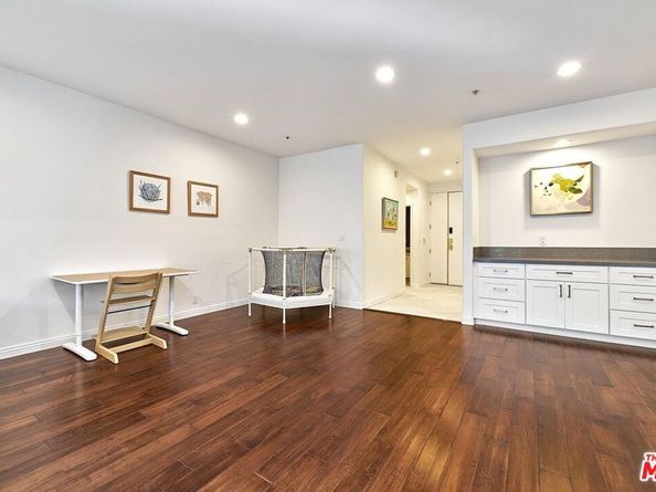 333 Westminster Avenue 204, Los Angeles CA 90020