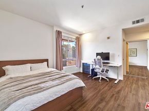 333 Westminster Avenue 204, Los Angeles CA 90020