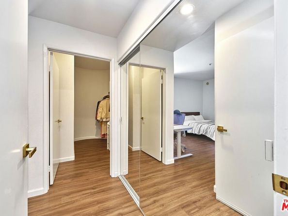 333 Westminster Avenue 204, Los Angeles CA 90020