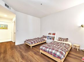 333 Westminster Avenue 204, Los Angeles CA 90020