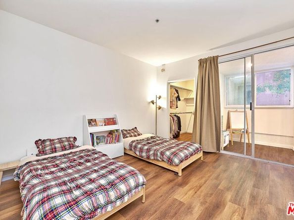 333 Westminster Avenue 204, Los Angeles CA 90020