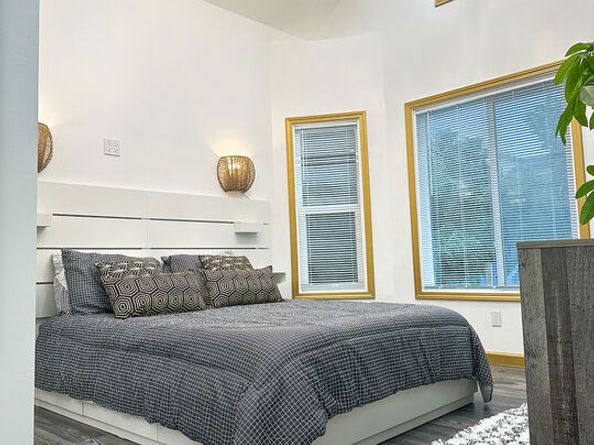 346 Laveta Terrace, Los Angeles CA 90026