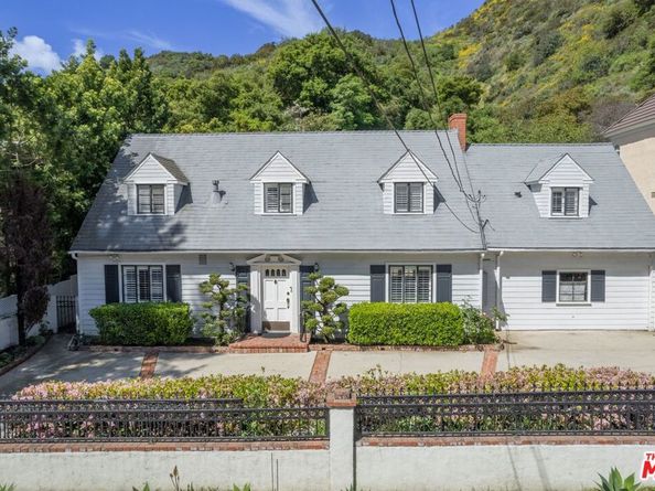 2427 Benedict Canyon Drive, Beverly Hills CA 90210