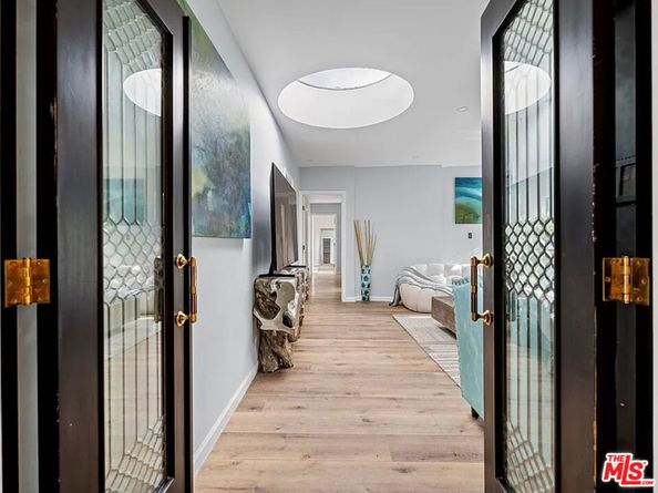 9213 Warbler Way, Los Angeles CA 90069
