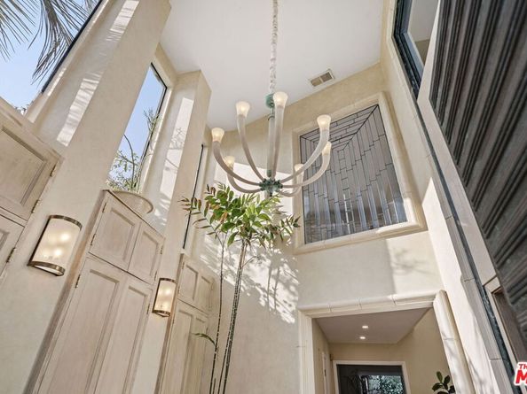 9213 Warbler Way, Los Angeles CA 90069