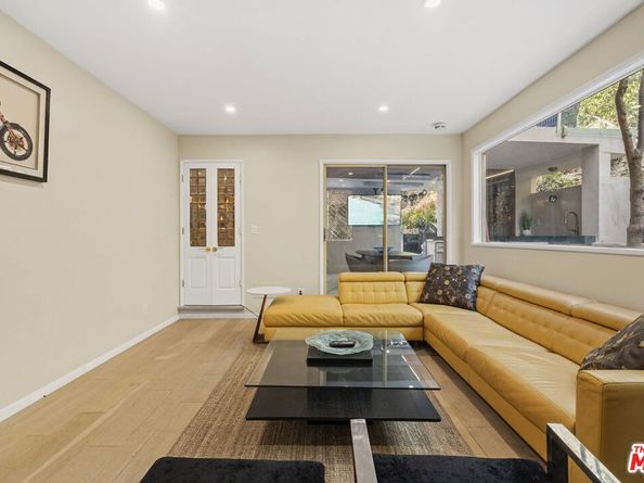 9213 Warbler Way, Los Angeles CA 90069