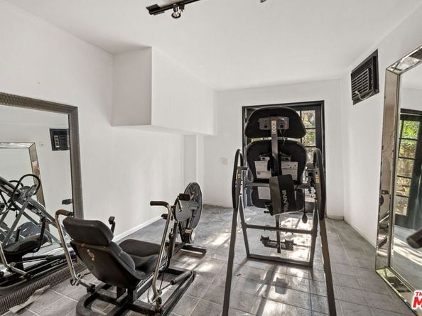 9213 Warbler Way, Los Angeles CA 90069