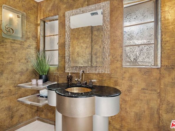 9213 Warbler Way, Los Angeles CA 90069