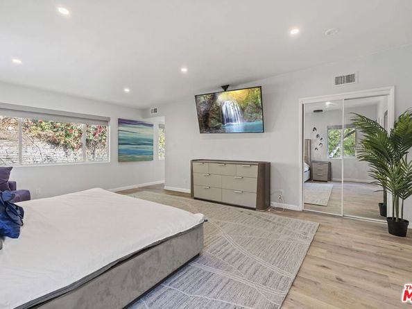 9213 Warbler Way, Los Angeles CA 90069