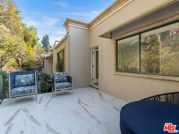 9213 Warbler Way, Los Angeles CA 90069