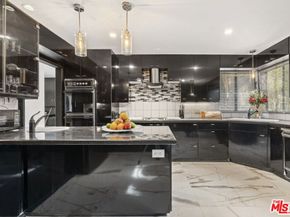 9213 Warbler Way, Los Angeles CA 90069