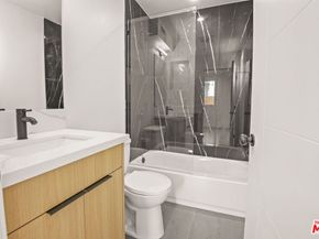 1707 S Burnside Avenue, Los Angeles CA 90019