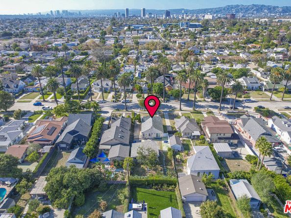 1138 S Windsor Boulevard, Los Angeles CA 90019