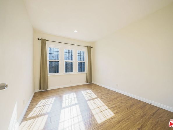 1138 S Windsor Boulevard, Los Angeles CA 90019