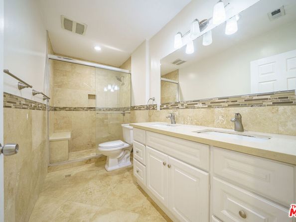 1138 S Windsor Boulevard, Los Angeles CA 90019