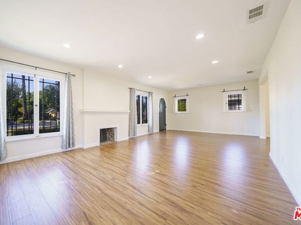 1138 S Windsor Boulevard, Los Angeles CA 90019