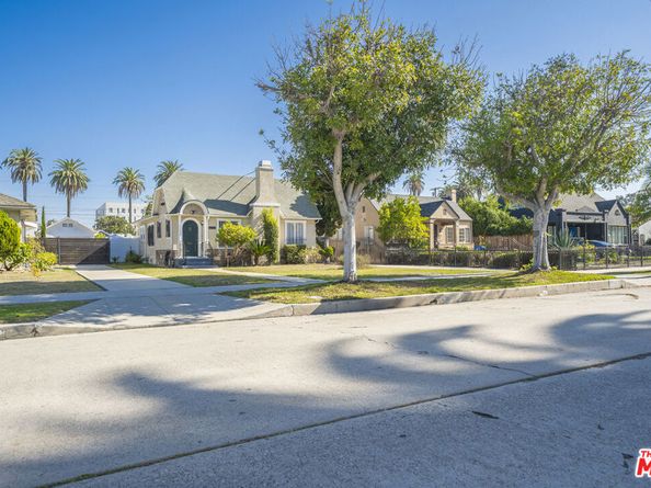 1138 S Windsor Boulevard, Los Angeles CA 90019