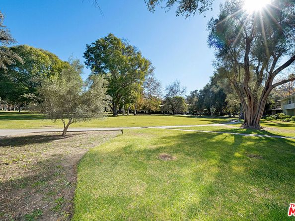 5432 Village, Los Angeles CA 90016