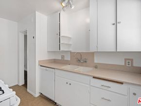 5432 Village, Los Angeles CA 90016