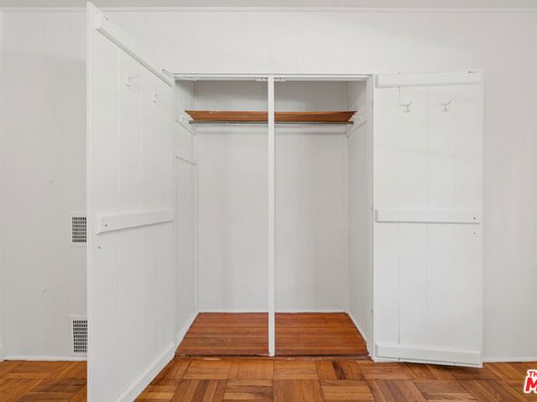 5432 Village, Los Angeles CA 90016