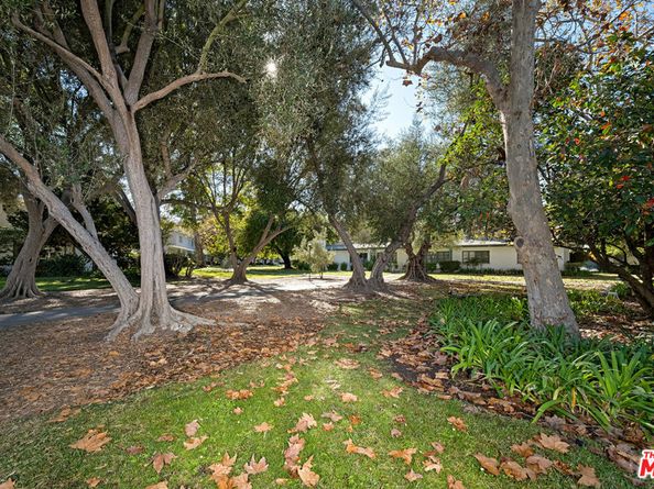 5432 Village, Los Angeles CA 90016