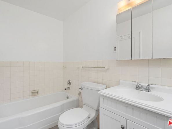 5432 Village, Los Angeles CA 90016