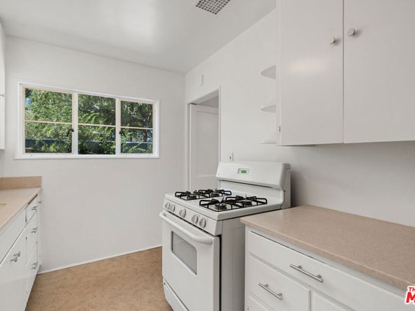 5432 Village, Los Angeles CA 90016