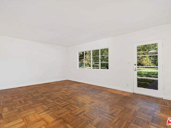 5432 Village, Los Angeles CA 90016