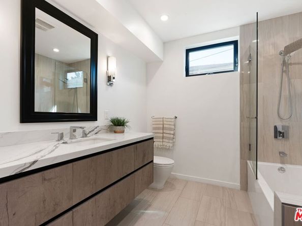 303 Venice Way, Venice CA 90291