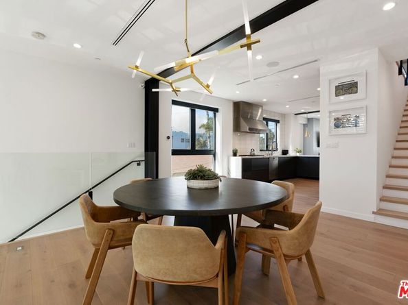 303 Venice Way, Venice CA 90291