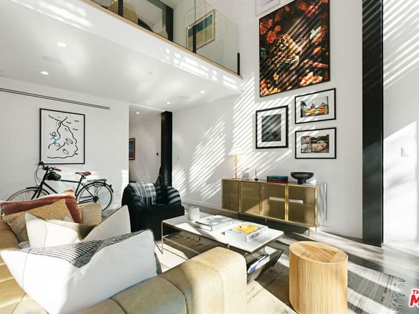 303 Venice Way, Venice CA 90291