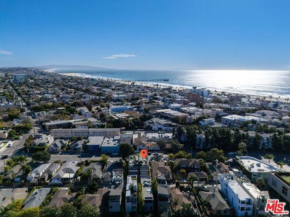 303 Venice Way, Venice CA 90291