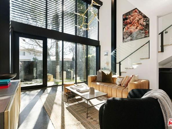 303 Venice Way, Venice CA 90291