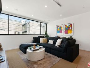 303 Venice Way, Venice CA 90291