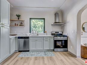 1801 S Sycamore Avenue, Los Angeles CA 90019